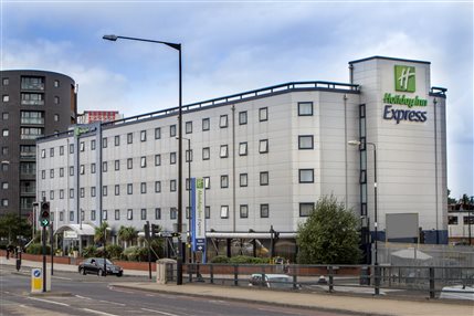 Holiday Inn Express Royal Docks Docklands - Exterior