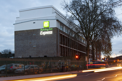 Holiday Inn Express London- Vauxhall Nine Elms - Exterior