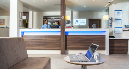 Holiday Inn Express London- Vauxhall Nine Elms - Reception