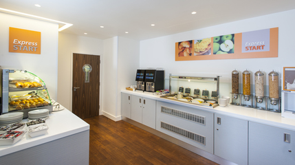 Holiday Inn Express London- Vauxhall Nine Elms - Buffet breakfast