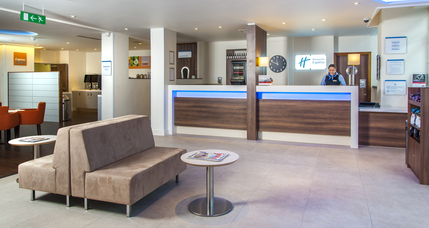Holiday Inn Express London- Vauxhall Nine Elms - Reception