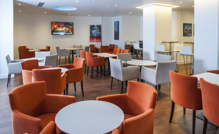 Holiday Inn Express London- Vauxhall Nine Elms - Breakfast lounge