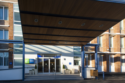 Holiday Inn Express London- Vauxhall Nine Elms - Entrance