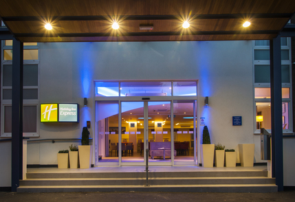 Holiday Inn Express London- Vauxhall Nine Elms - Entrance