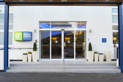 Holiday Inn Express London- Vauxhall Nine Elms - Entrance