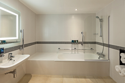 hampton hilton gatwick london airport bath accessible bathroom hotel
