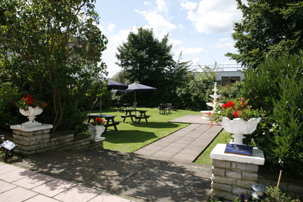 Hallmark Hotel Croydon - Garden