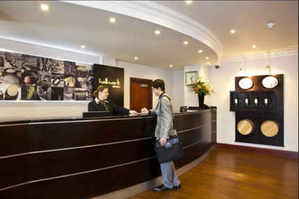 Hallmark Hotel Croydon - Check In