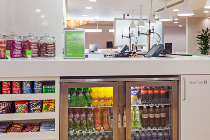 Hampton by Hilton London Gatwick Airport - 24/7 Snack Bar