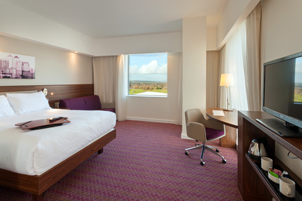 gatwick hampton hilton airport london zone
