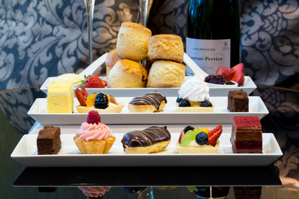 Crowne Plaza London The City - Afternoon tea at Crowne Plaza London - The City