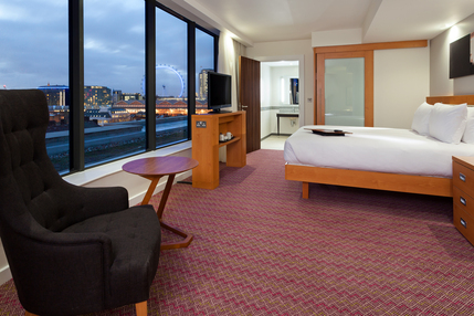 Hampton by Hilton London Waterloo - Accesible Corner Room
