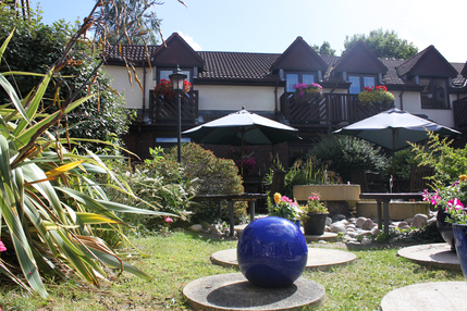 Brook Kingston Lodge Hotel - Courtyard Garden