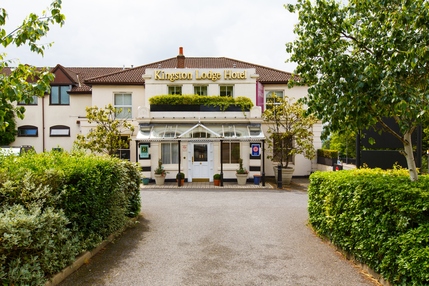 Brook Kingston Lodge Hotel - Exterior
