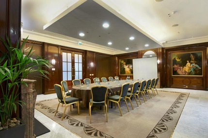 The Waldorf Hilton Hotel London - Private Meeting Space