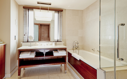 Threadneedles, Marriott Autograph Collection - Suite Bathroom