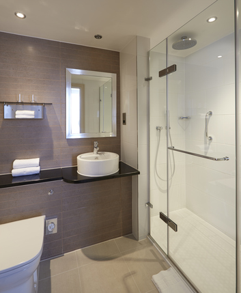 Amba Hotel Charing Cross - Bathroom