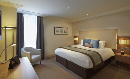 Amba Hotel Charing Cross - Deluxe Double Room
