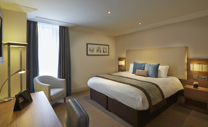 Amba Hotel Charing Cross - Deluxe King Room