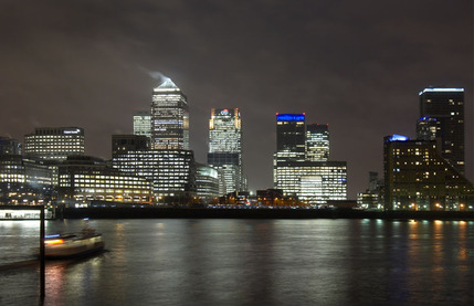 DoubleTree by Hilton Hotel London - Docklands Riverside - View of Canary Wharf by night