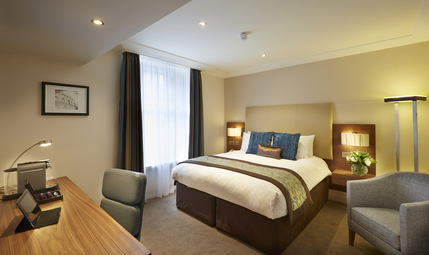 Amba Hotel Charing Cross - Deluxe Double Room