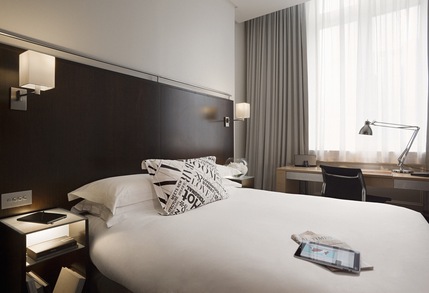 Andaz Liverpool Street Hotel - Andaz Queen Room