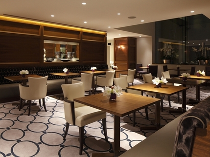Conrad London St. James - Club Lounge Dining Area