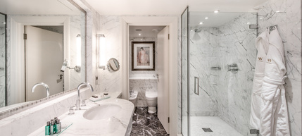 Westbury Mayfair Hotel London - Suite bathroom