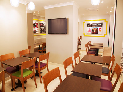 Comfort Inn London Victoria - Breakfast room - complimentary continental breakfast served daily