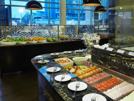Crowne Plaza London-Battersea - Breakfast buffet