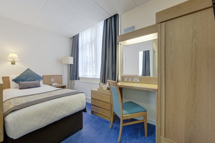 Thistle City Barbican Hotel -