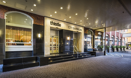 Thistle City Barbican Hotel - Hotel Entrance