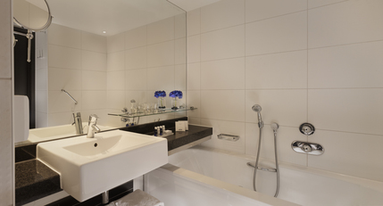Park Plaza London Riverbank - Bathroom