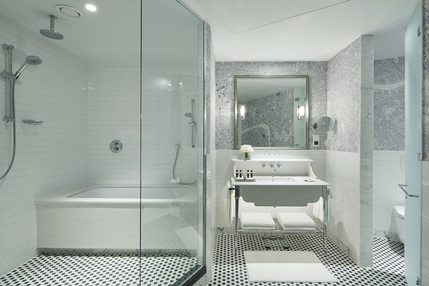 London Marriott Hotel County Hall - Suite Bathroom